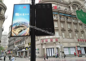 6000cd/Sqm Street Light Pole LED Display 320x160 TUV Pole Advertising Board