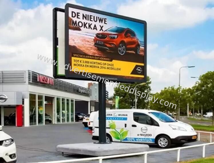 5500cd High Brightness LED Display , P4mm Large Outdoor Advertising Screen